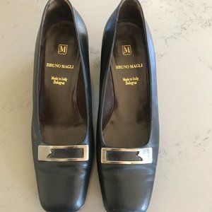 Genuine Italian leather Bruno Magli black dress pumps size 37
